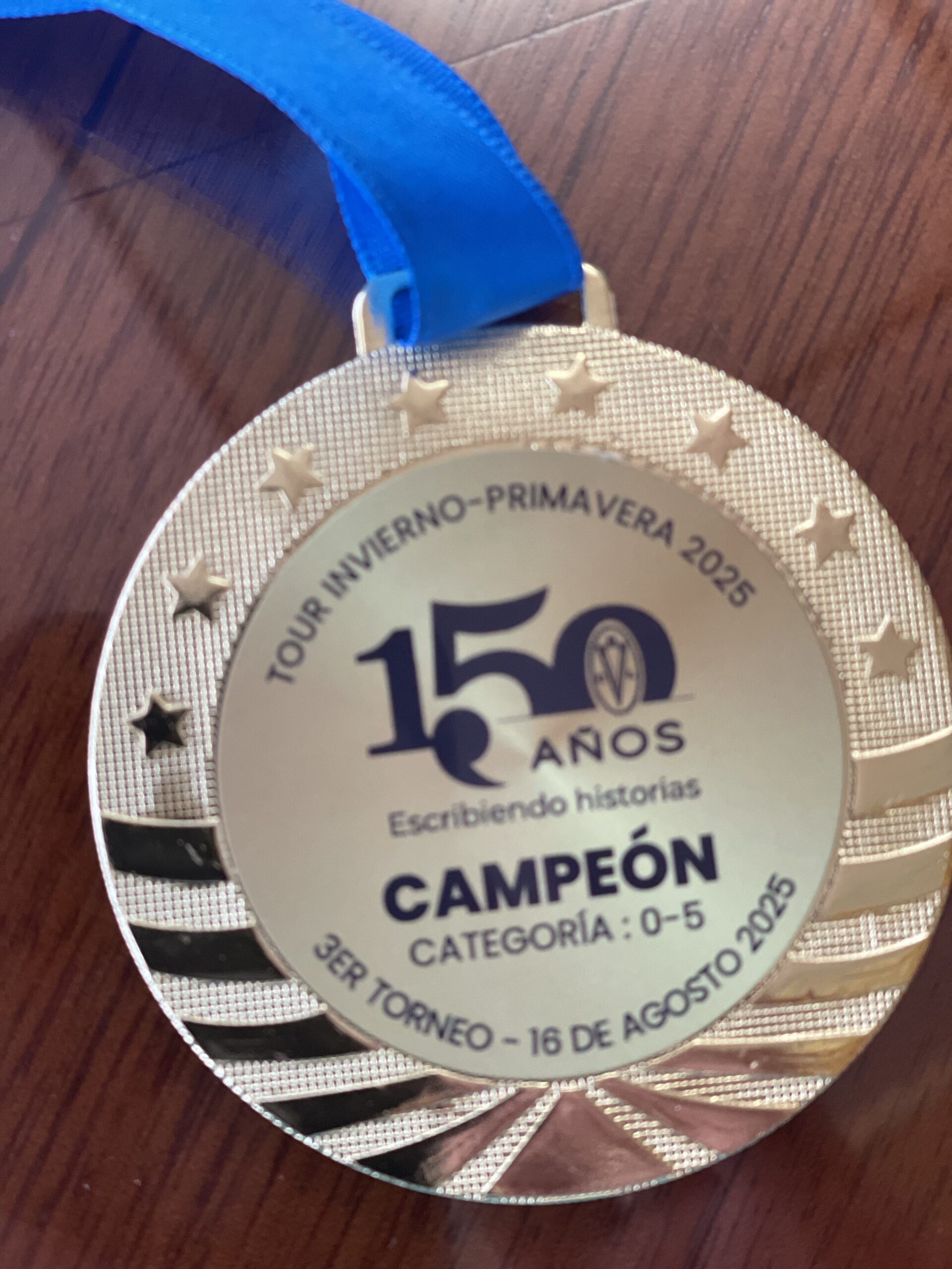 De rodillas pero nunca rendido.