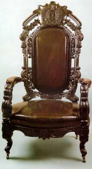 El hombre del sillón.